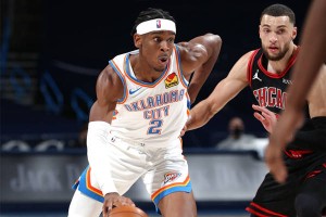  亚历山大30+10雷霆屠公牛  