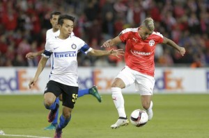  国际米兰门将低级失误导致欧联资格生变  