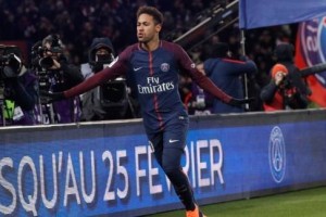  巴黎圣日耳曼客场逆转击败里昂，积分榜领跑优势扩大  