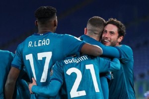  AC米兰德比战完胜国际米兰，红黑军团强势攀升联赛前三甲