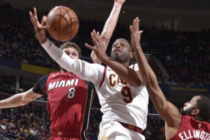  米切尔三分雨浇灭热火，骑士大胜对手冲击季后赛席位