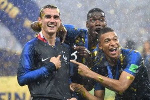  哈曼批评拜仁踢法 缺乏激情引球迷热议  