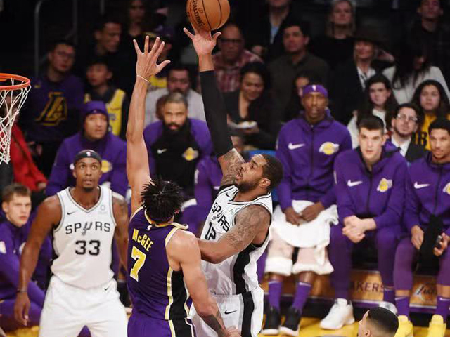  詹姆斯三双助湖人险胜马刺  